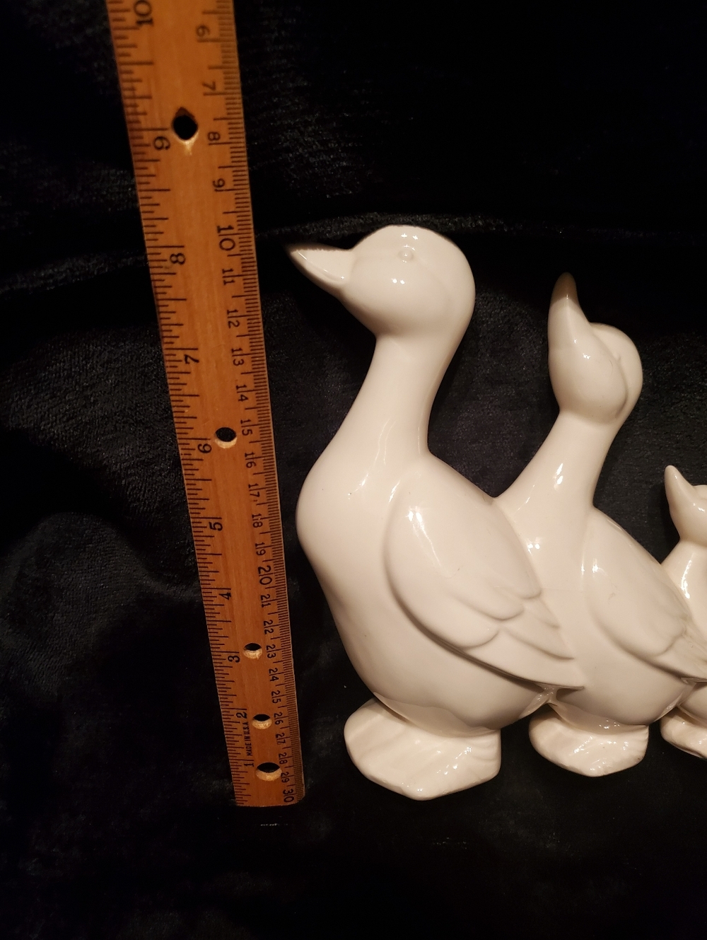 Vintage White Ceramic "Ducks In A Row" Farmhouse Decor - Picture 7 of 7